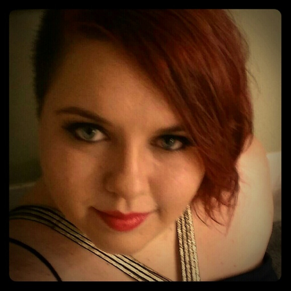 Meet your Posher, Jenny - Picture 1 of 2
