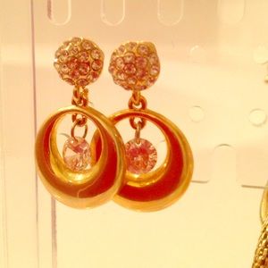 Gold earring
