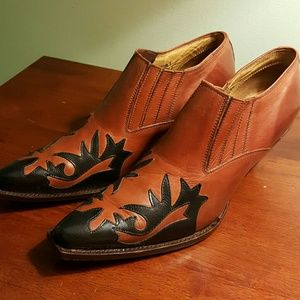 Charlie Horse 1 Lucchese Booties