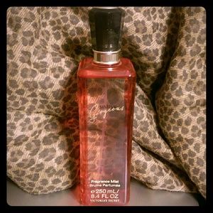 Victoria's Secret Simply Gorgeous Fragrance Mist