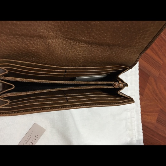 Gucci - Picture 2 of 3