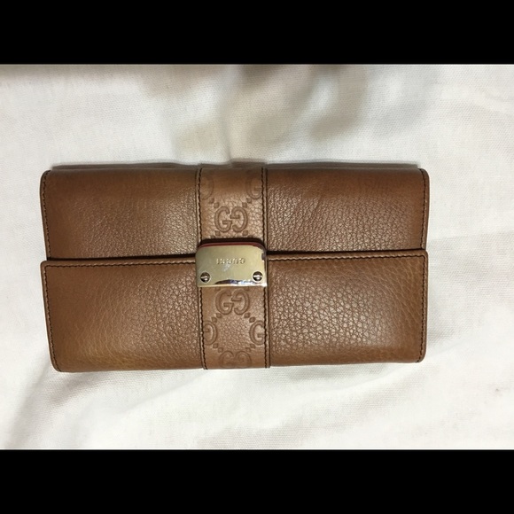 Gucci - Picture 3 of 3