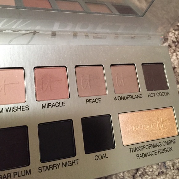 IT Cosmetics naturally pretty celebration palette - Picture 4 of 4