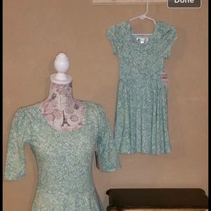 Lularoe teal  dot dot smile size 7
