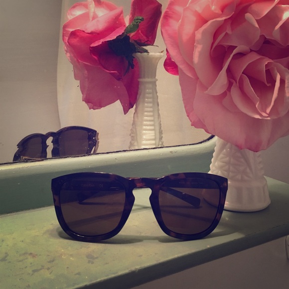 ✨SOLD!✨Calvin Klein Sunglasses
