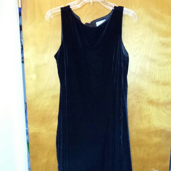 Perfect black dress. - Picture 1 of 3
