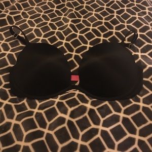 VS pink Black push up bra 34D VS pink Black push up bra 34D