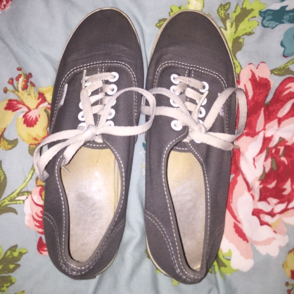 Gray Vans. Low profile. I'm great condition