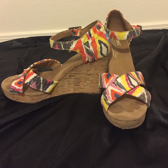 TOMS Summer Wedges