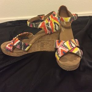 TOMS Summer Wedges
