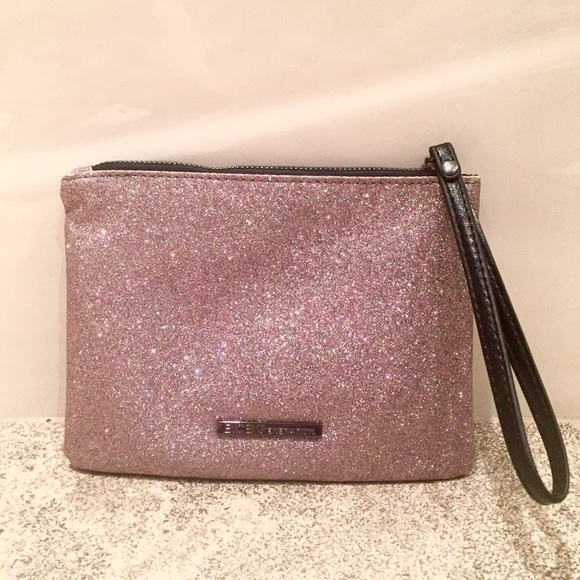 BCNGeneration Sparkle Clutch