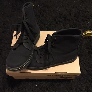 Dr. Marten Canvas High Top
