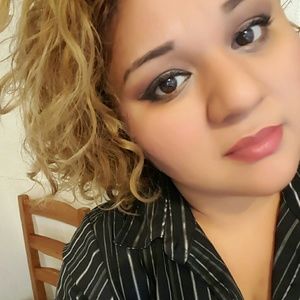 Meet your Posher, Ana