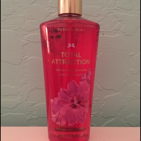 🚫🚫 SOLD 🚫🚫 Total Attraction VS Perfume