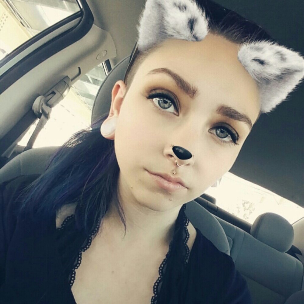 Meet your Posher, Lexi