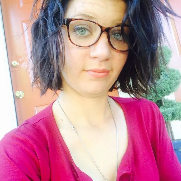 Meet your Posher, Whitney - Picture 1 of 1