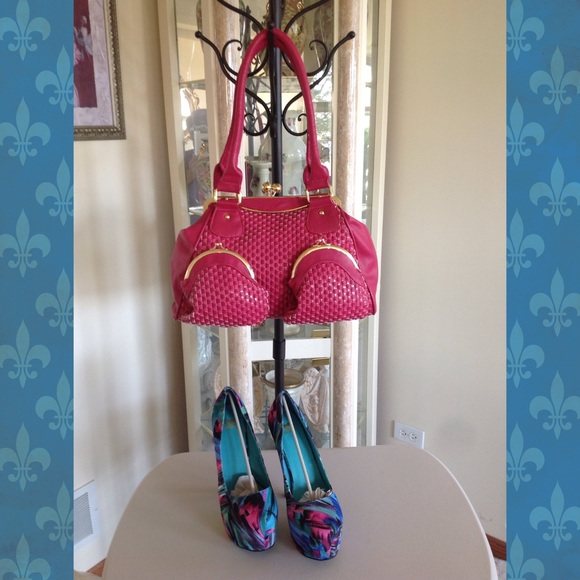 NWT LADIES SIZE 10 M. CANVAS STILETTO & BAG COMBO - Picture 1 of 4