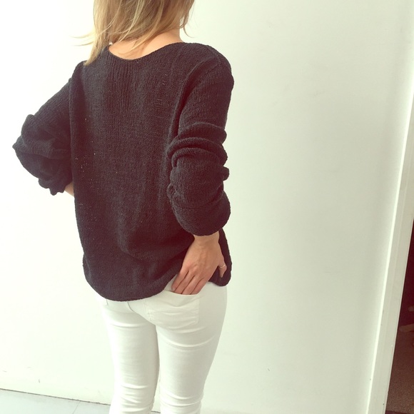 Black knit slouchy oversized sweater!