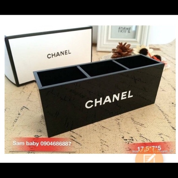 Black acrylic make up organizer