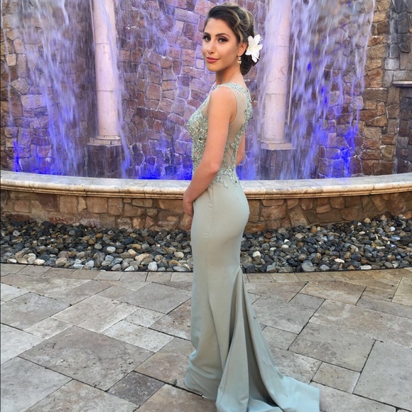 Gorgeous custom made evening gown! - Picture 2 of 3