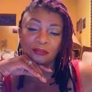 Meet your Posher, Naya