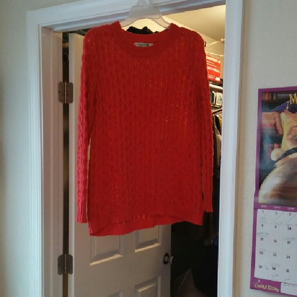 Coral colored sweatet