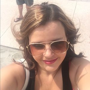 Meet your Posher, Rebecca