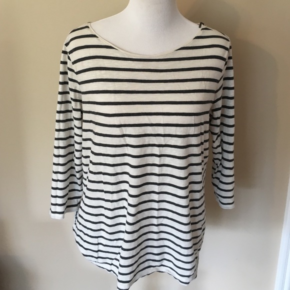 Striped 3/4 sleeve top. Charcoal & off white.