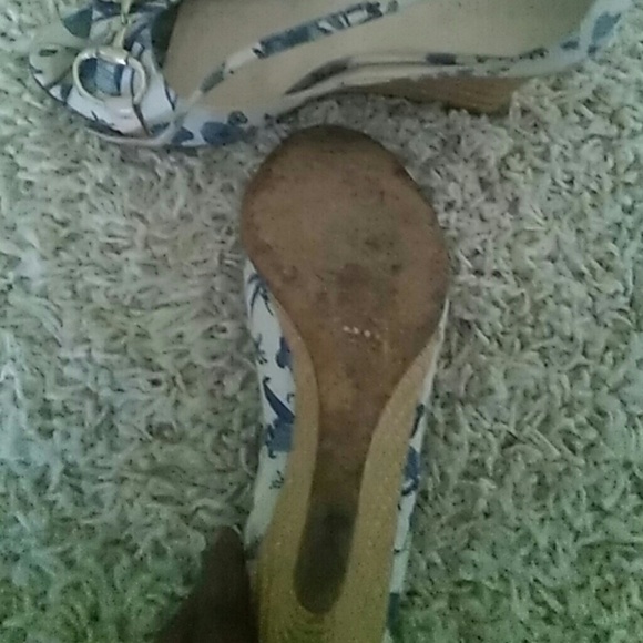 Shoes - Picture 2 of 3