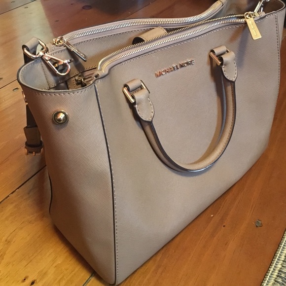 Michael Kors purse