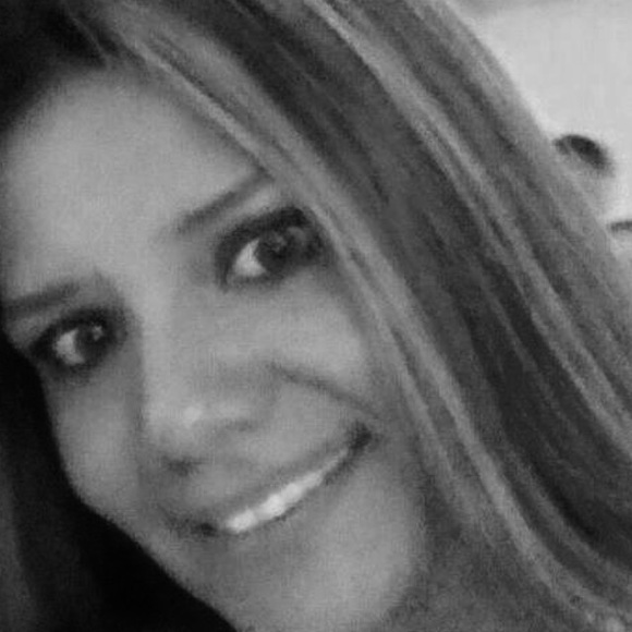 Meet your Posher, Fabiola - Picture 1 of 1