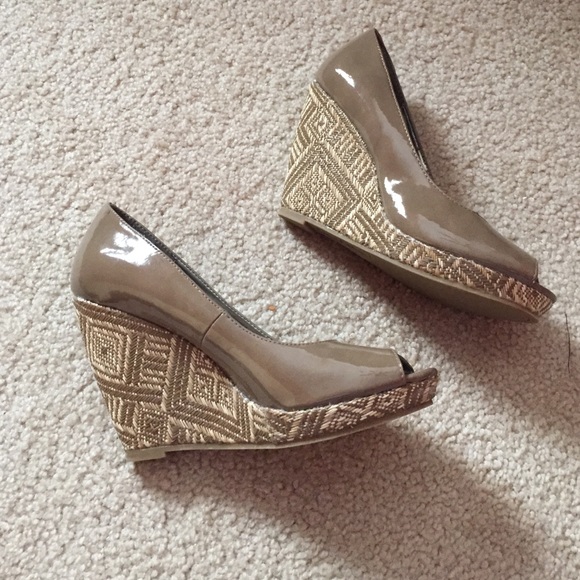 Brand new Sam & Libby wedge peep toe shoes
