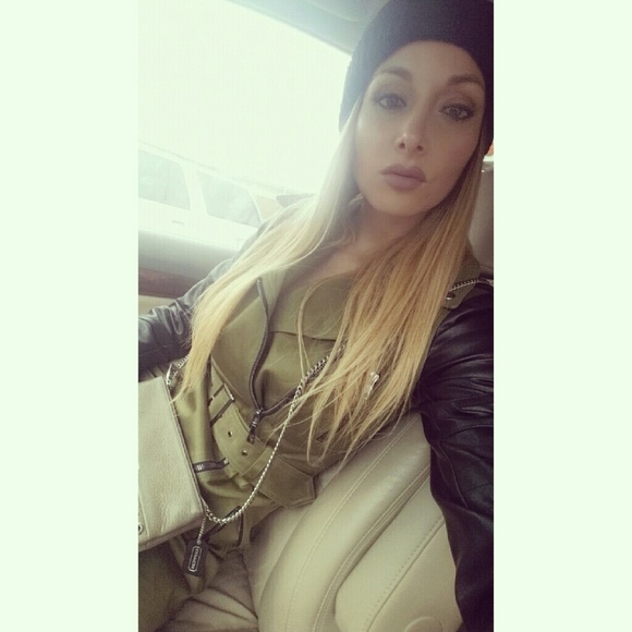 Stoney pink matte liquid lipstick #18 - Picture 2 of 4