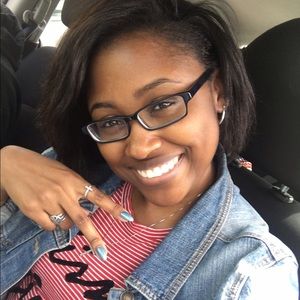 Meet your Posher, Danielle