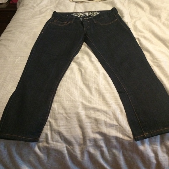 Express jean capris