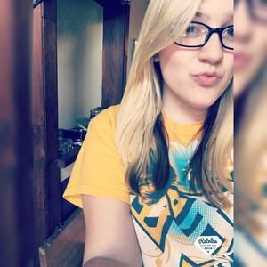 Meet your Posher, Mackenzie