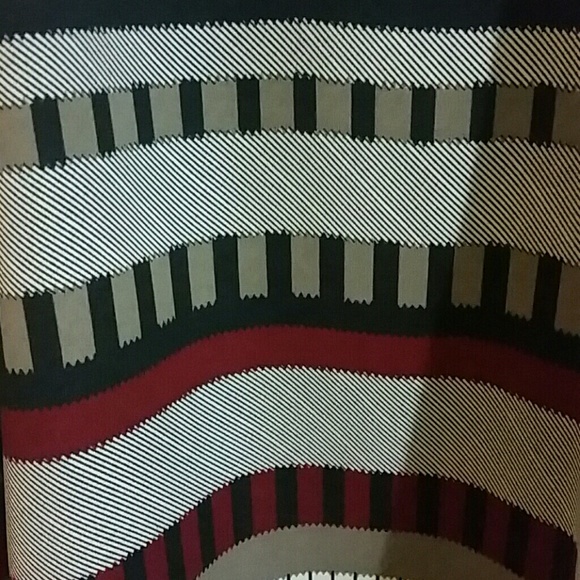 Patterned halter - Picture 2 of 3
