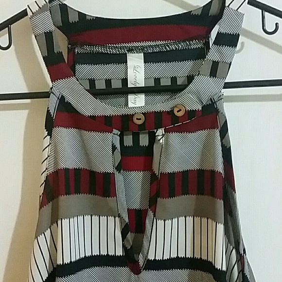 Patterned halter - Picture 3 of 3