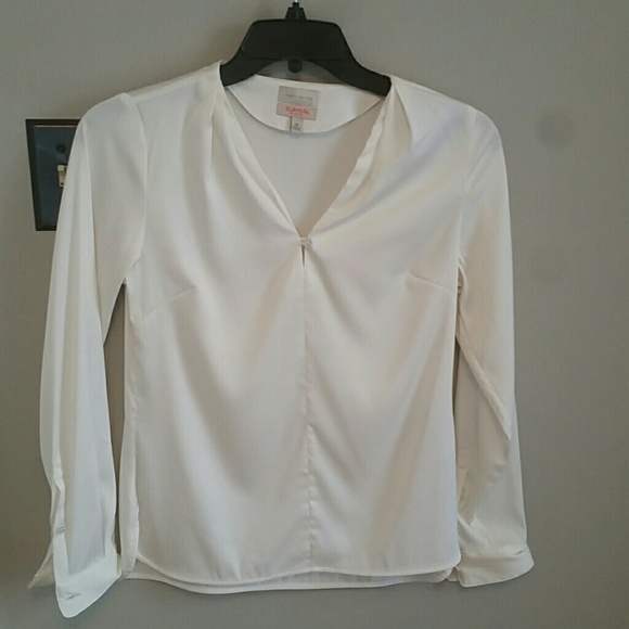 Limited "Scandal" collection ivory blouse