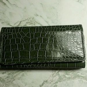 Mundi Safekeeper Wallet.         NWOT