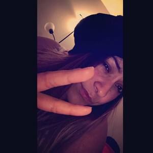 Meet your Posher, Crystal