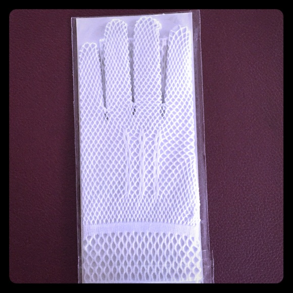 White fishnet gloves