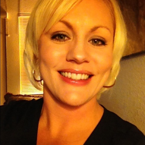 Meet your Posher, Erin - Picture 1 of 1