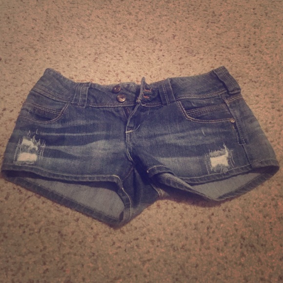 Jean Shorts - Picture 1 of 3