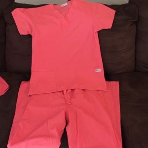 UA Scrubs. Top is small and bottoms are XS.