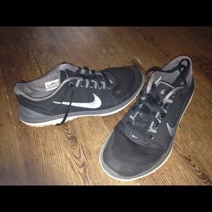 Men's like new Nike shoes 9.5