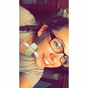 Meet your Posher, Hannah