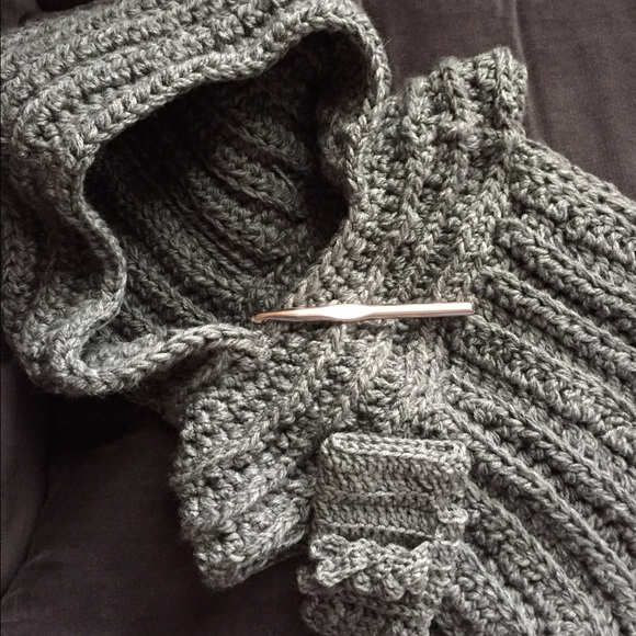 Hooded huntress vest & matching gloves🌟on hold🌟
