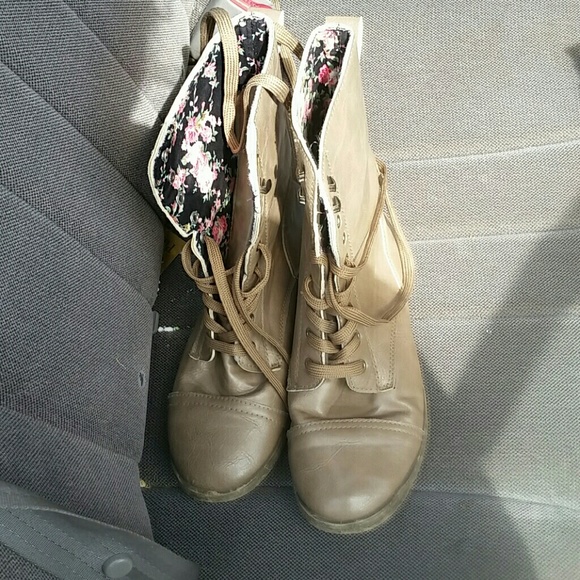 Combat boots - Picture 1 of 4