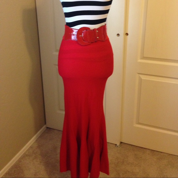 Fish tail red skirt and black/white stripe top - Picture 2 of 3